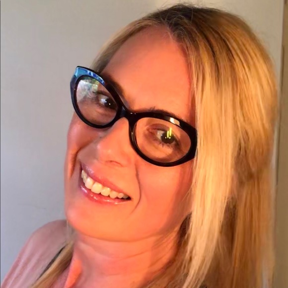 Meet your Posher, Quincy - Picture 1 of 1